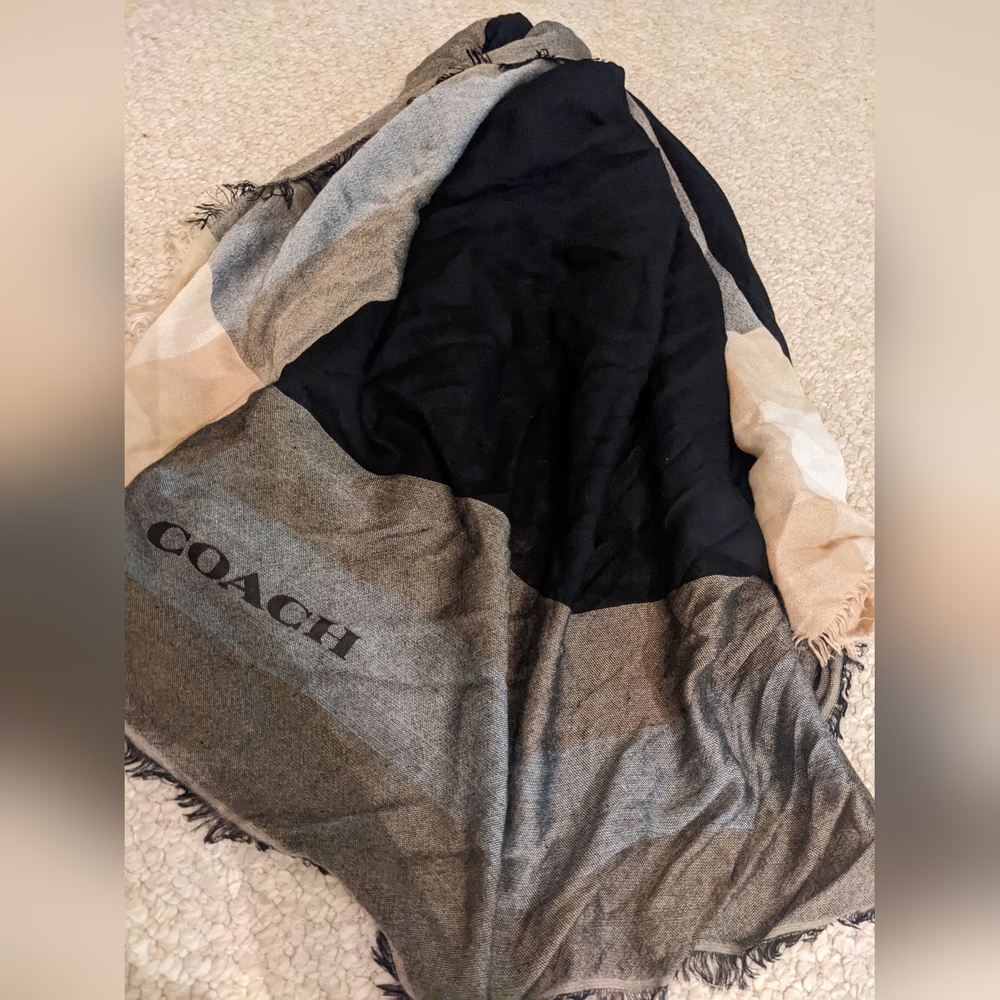 *SOLD* Coach windowpane scarf EUC (only worn once or twice)